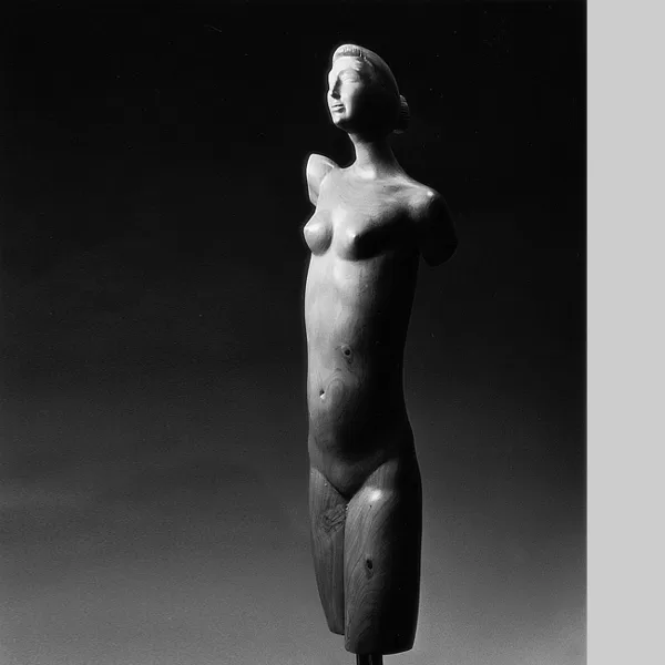 "Busto di donna" 1980 cipresso cm 66x12x10
