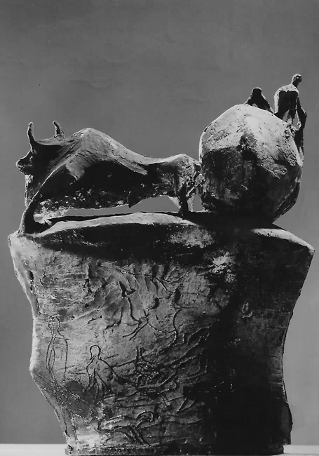 "Carro preistorico" 1963 cemento cm 50x40x15